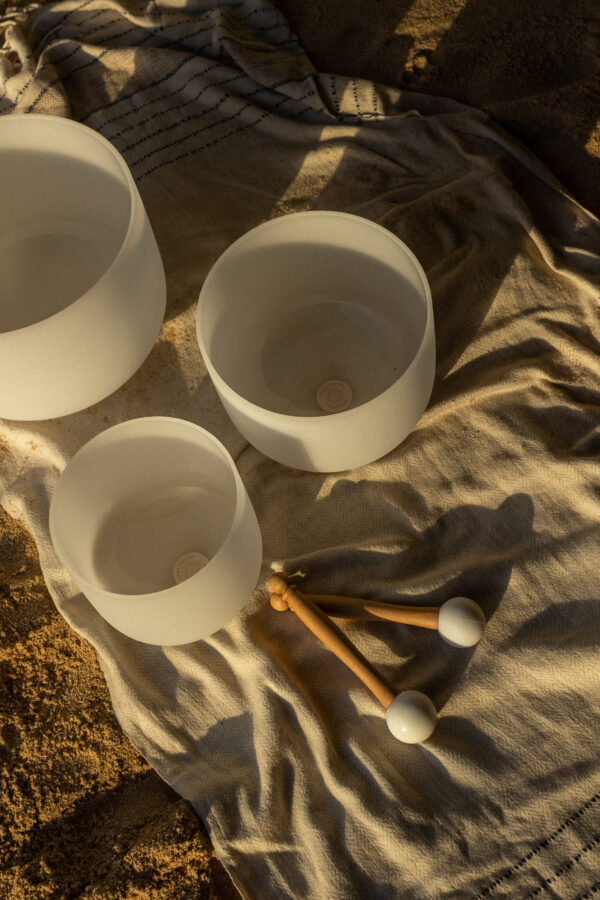 Mini Set of 3 white cyrtsla bowls - Image 3