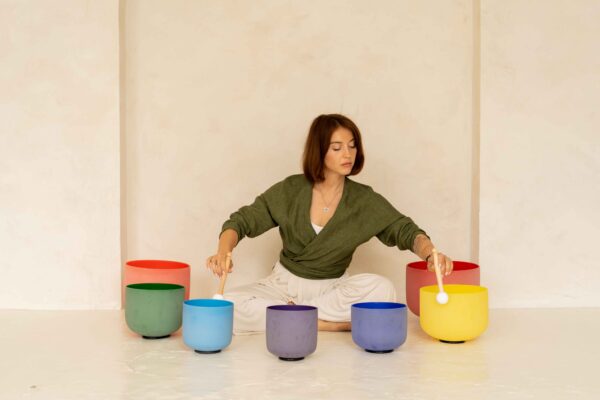 Chakra Colored Crystal Singing Bowls Set | 432 Hz - Light Castle ...